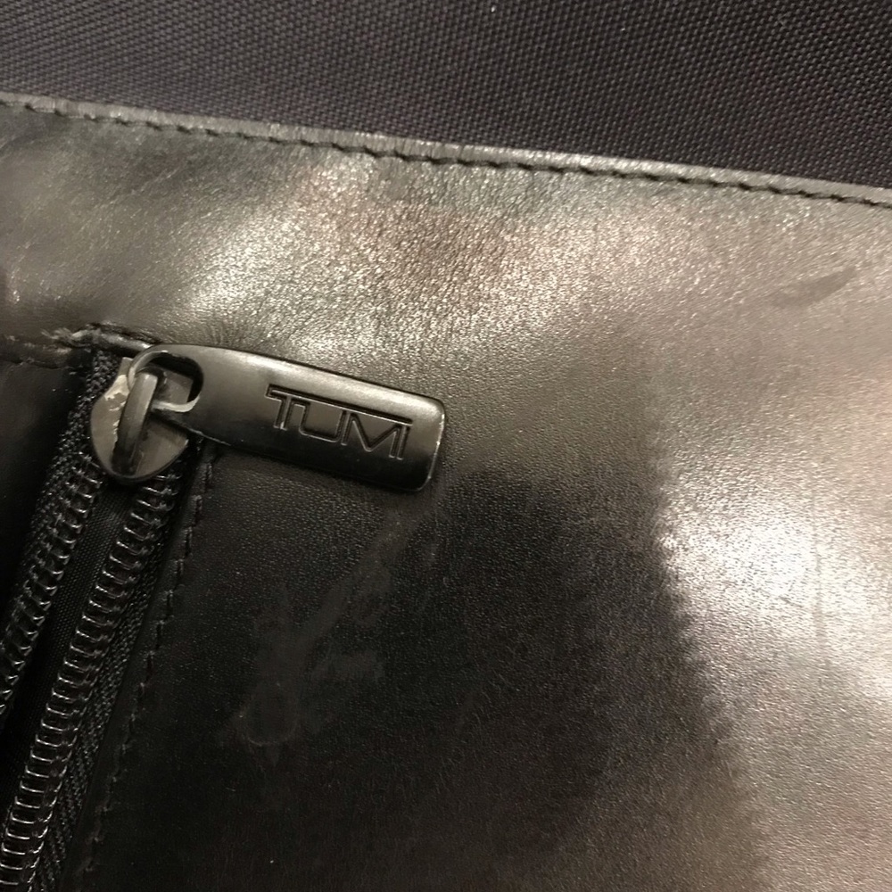 TUMI Black Leather & Nylon Large Tote Shoulder Bag Work Travel Laptop Bag - Picture 9 of 13